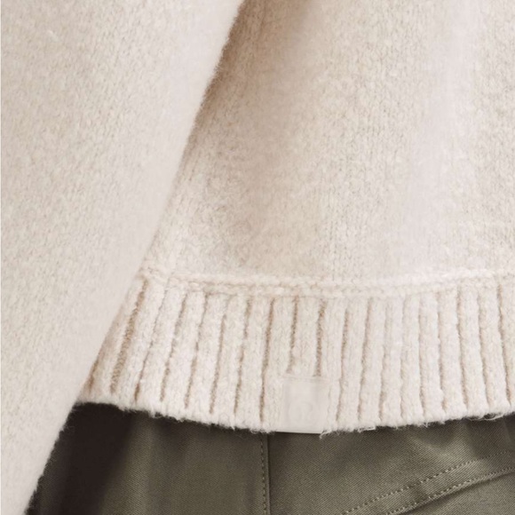 Brushed Cotton Merino Blend Crewneck - Picture 4 of 10